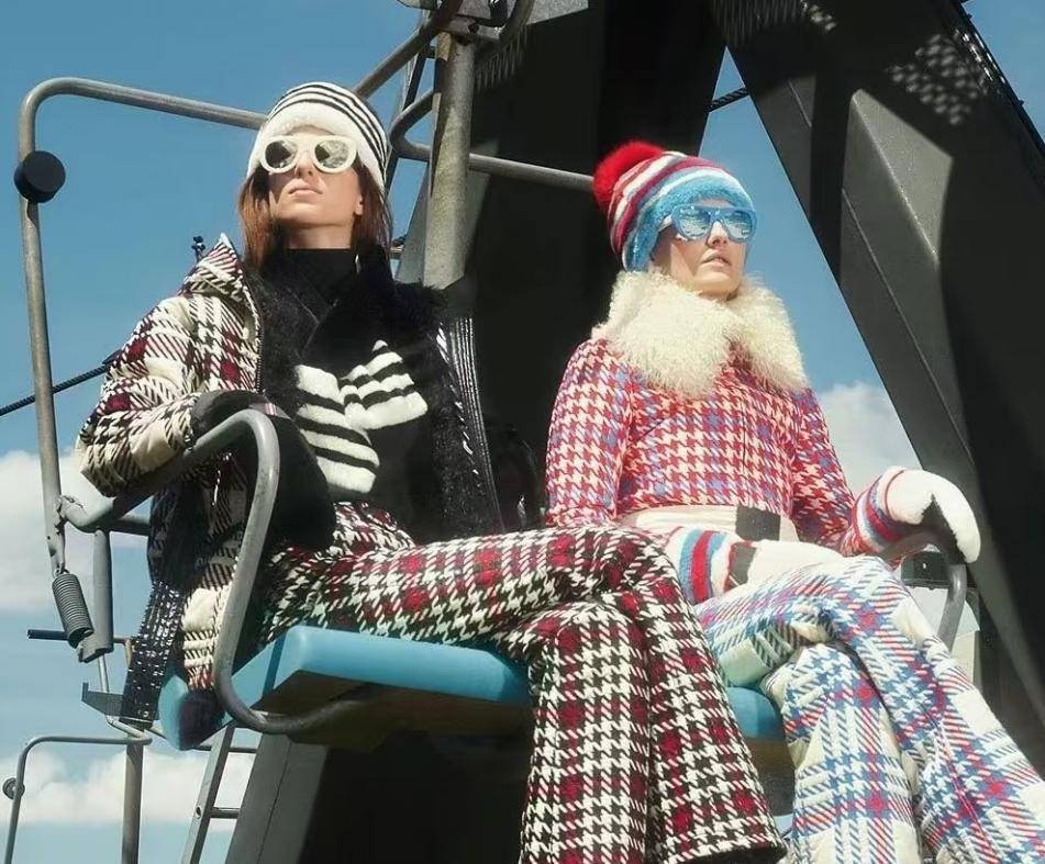 还抢着买加拿大鹅卖不动它卖疯了开元棋牌网站2万元一件又土又贵(图8)