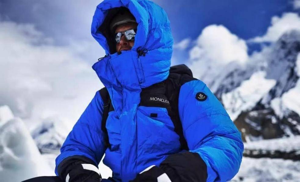 还抢着买加拿大鹅卖不动它卖疯了开元棋牌网站2万元一件又土又贵(图12)